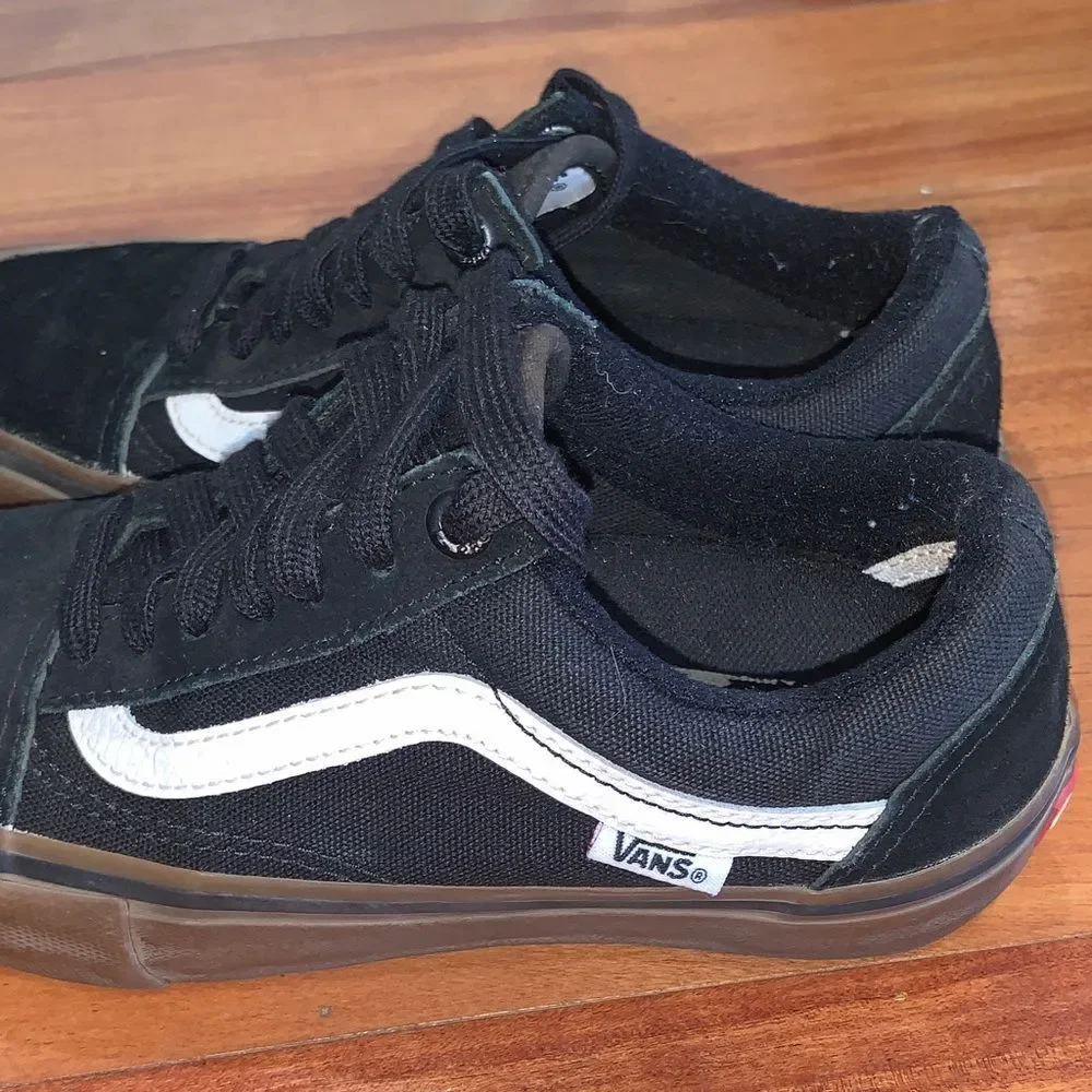 Vans Black and White skateboard Sneakers size 4